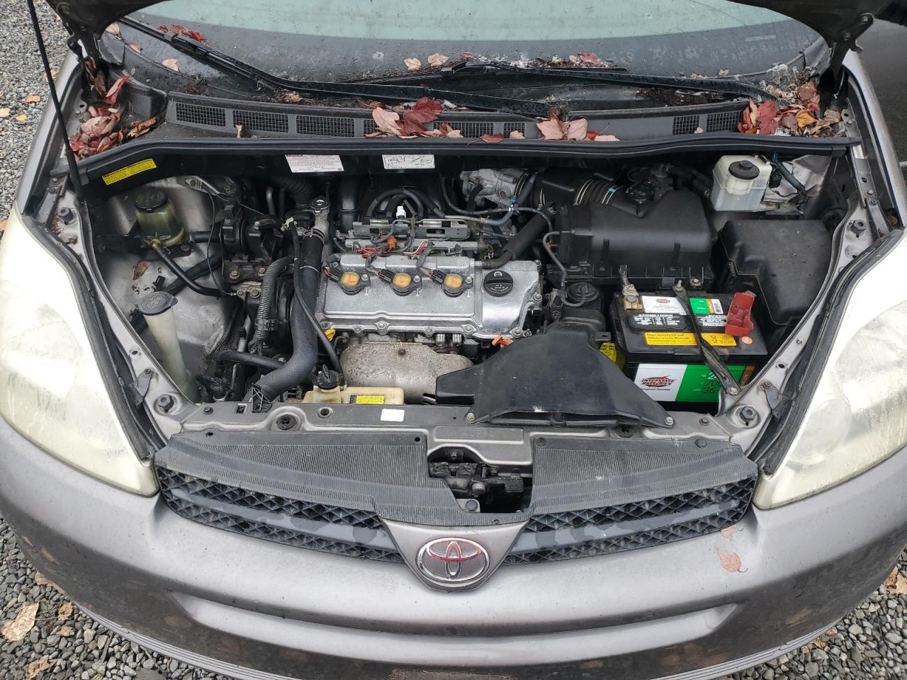 Toyota Sienna Ce Image 9