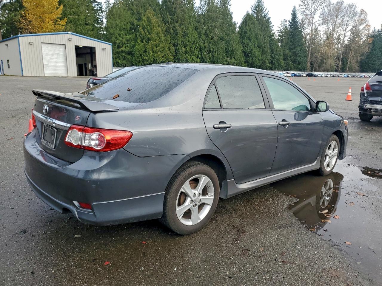 Toyota Corolla Base Image 3