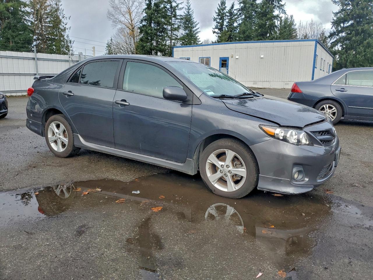 Toyota Corolla Base Image 4