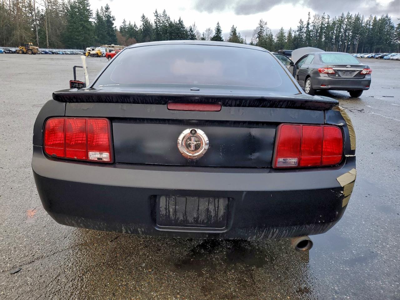 Ford Mustang Image 2