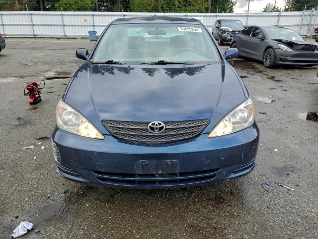 Toyota Camry Le Image 9