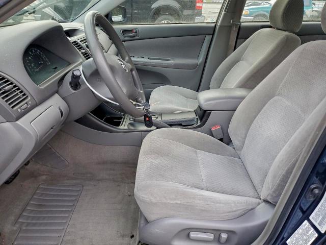 Toyota Camry Le Image 3