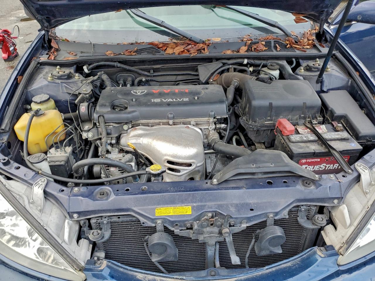 Toyota Camry Le Image 2