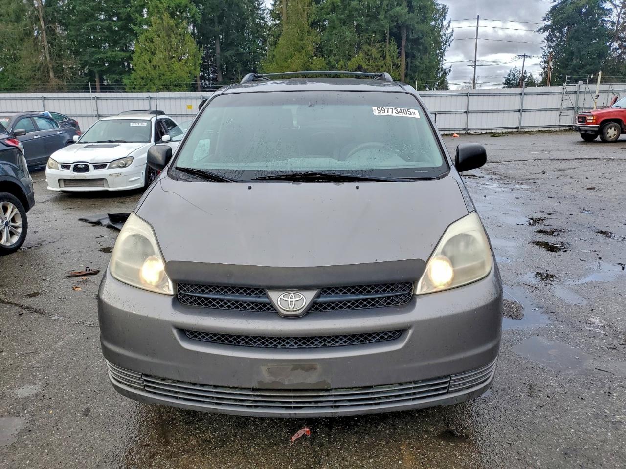 Toyota Sienna Ce Image 10