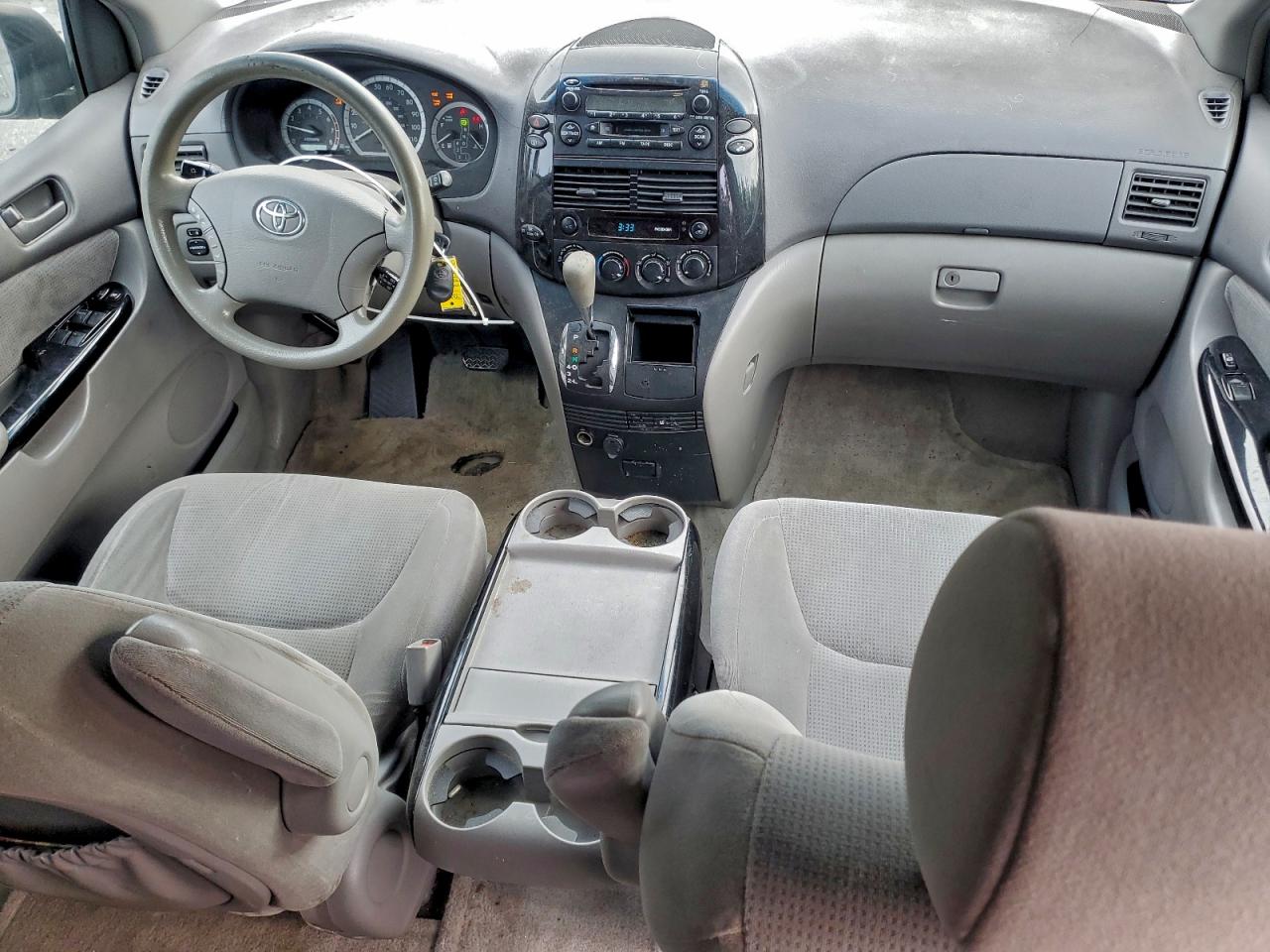 Toyota Sienna Ce Image 13