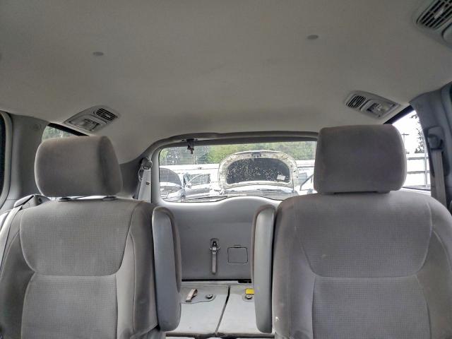 Toyota Sienna Ce Image 7