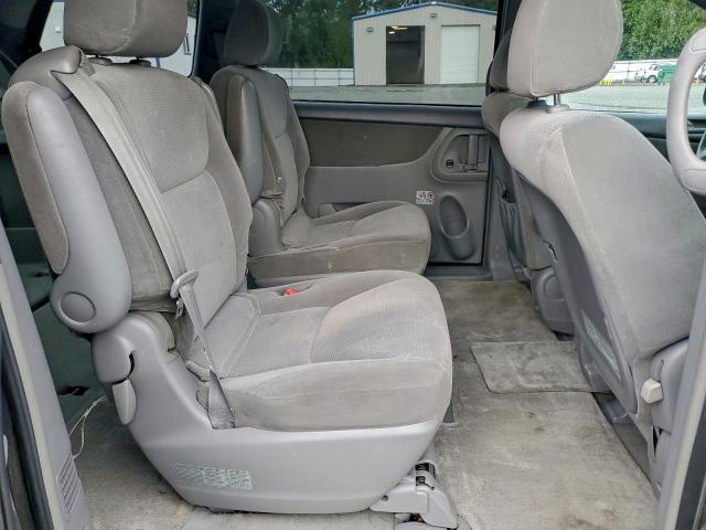 Toyota Sienna Ce Image 4