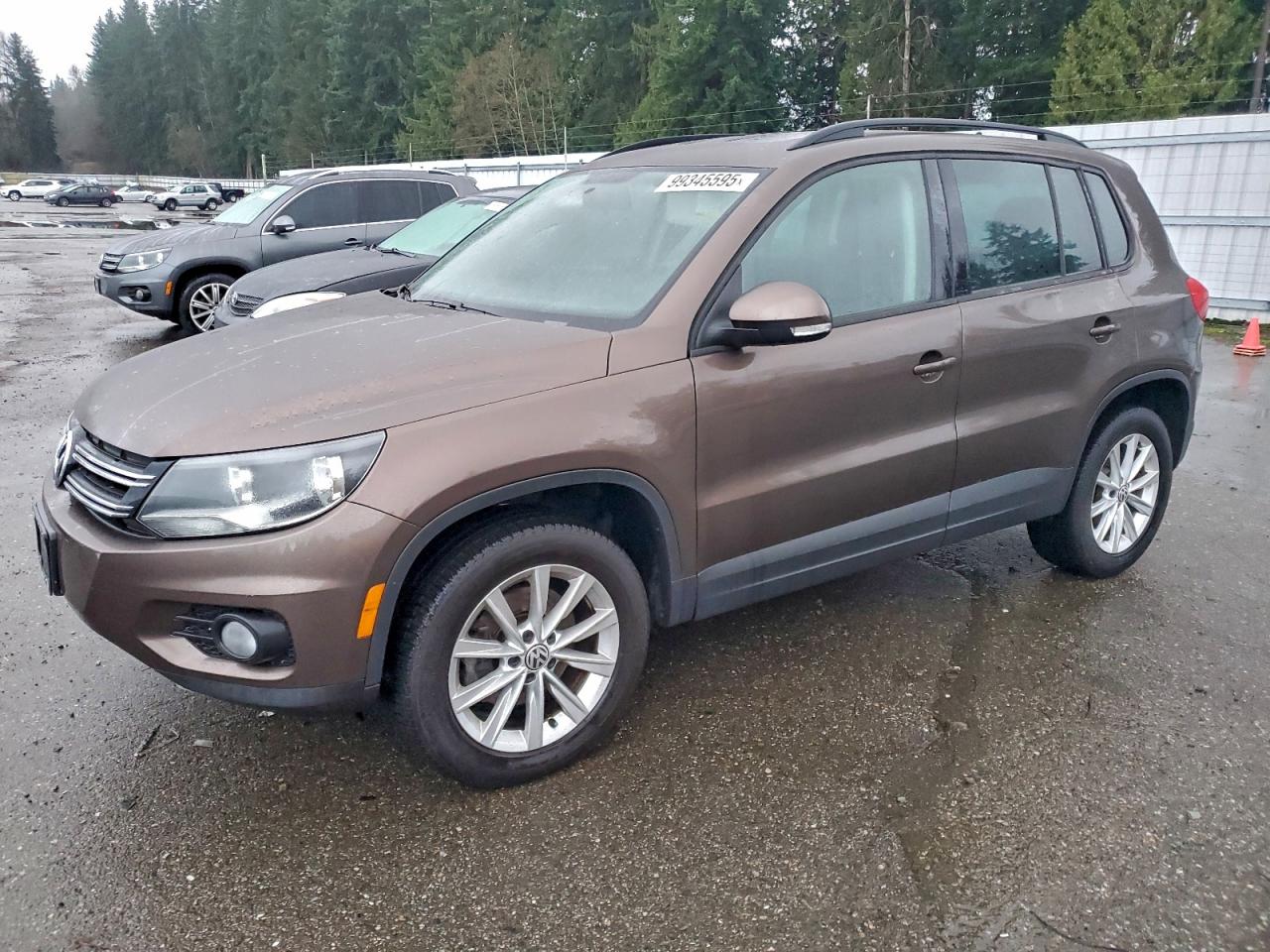 Volkswagen Tiguan S Image 1