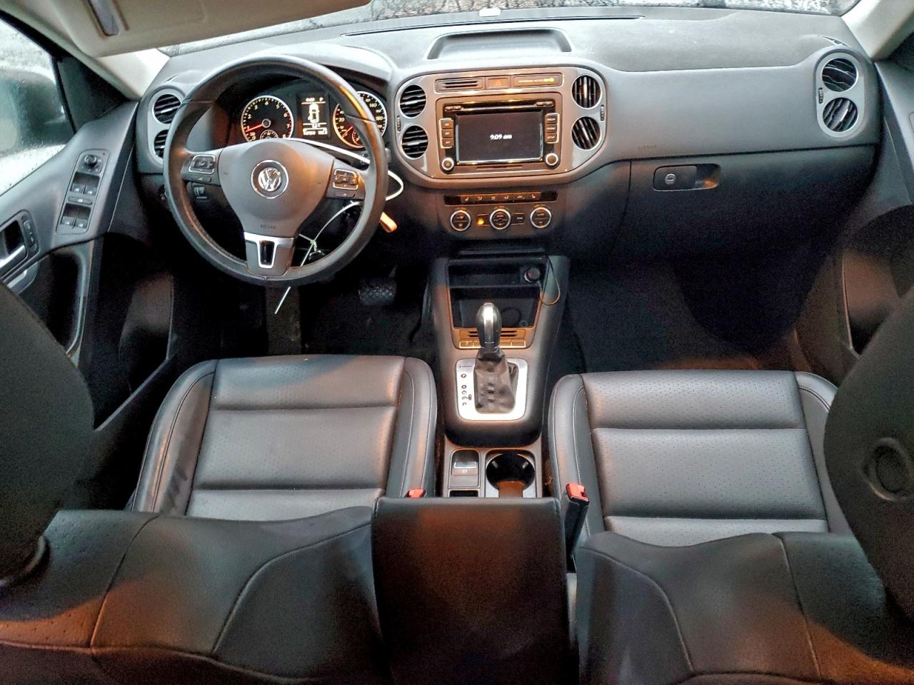 Volkswagen Tiguan S Image 7