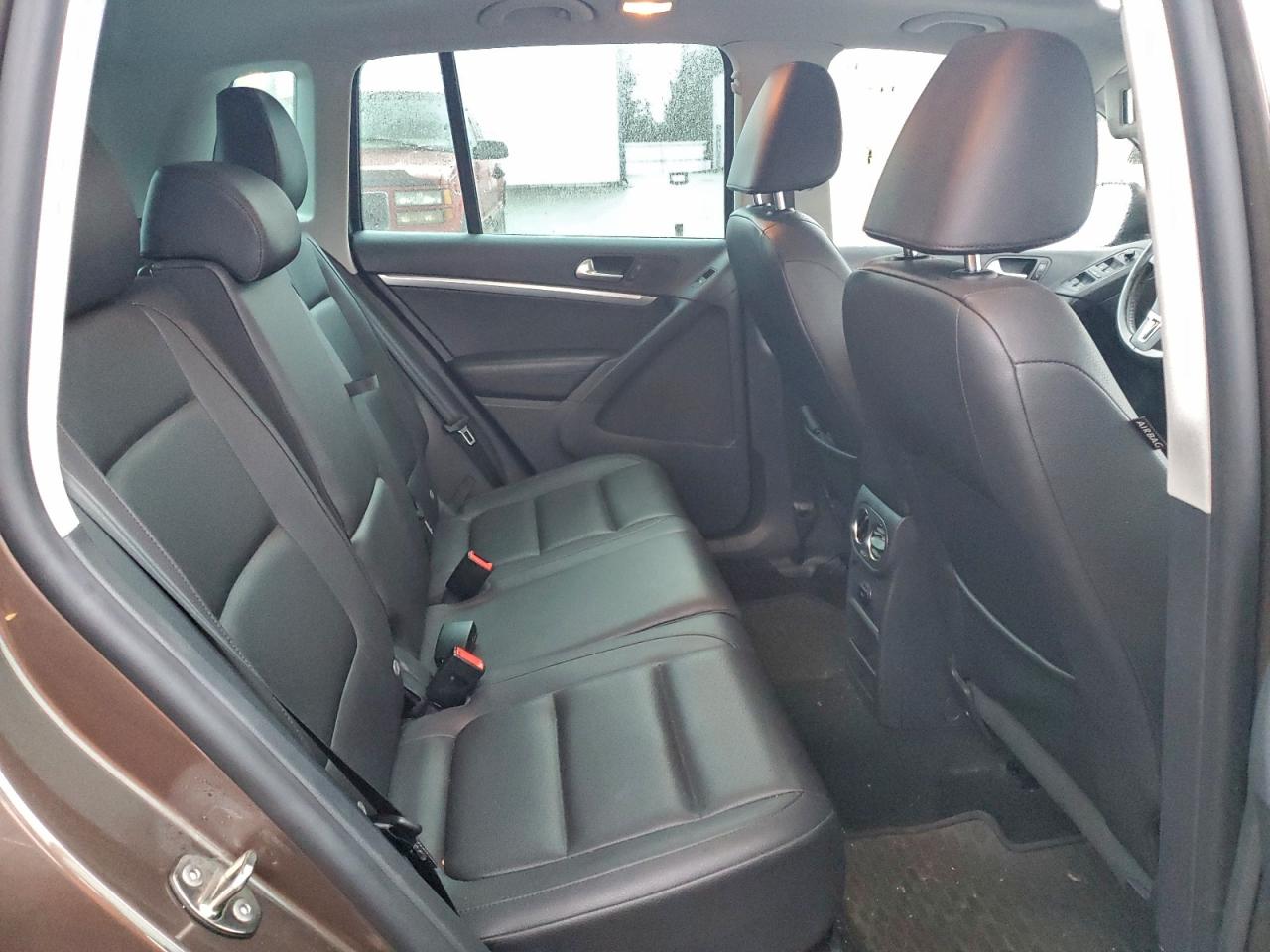 Volkswagen Tiguan S Image 13