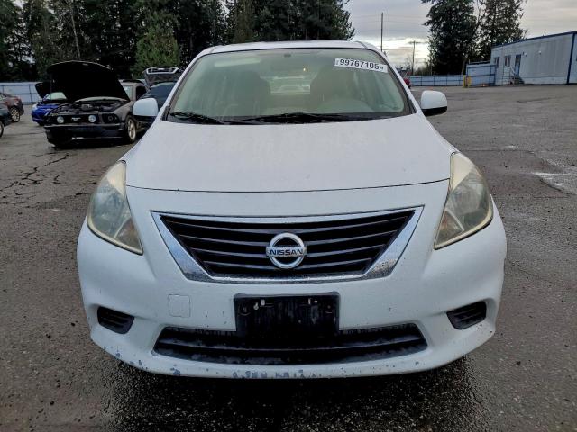 Nissan Versa S Image 9