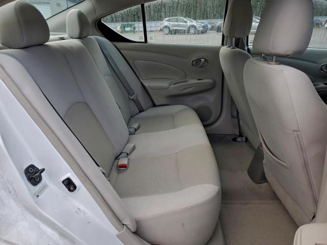 Nissan Versa S Image 7