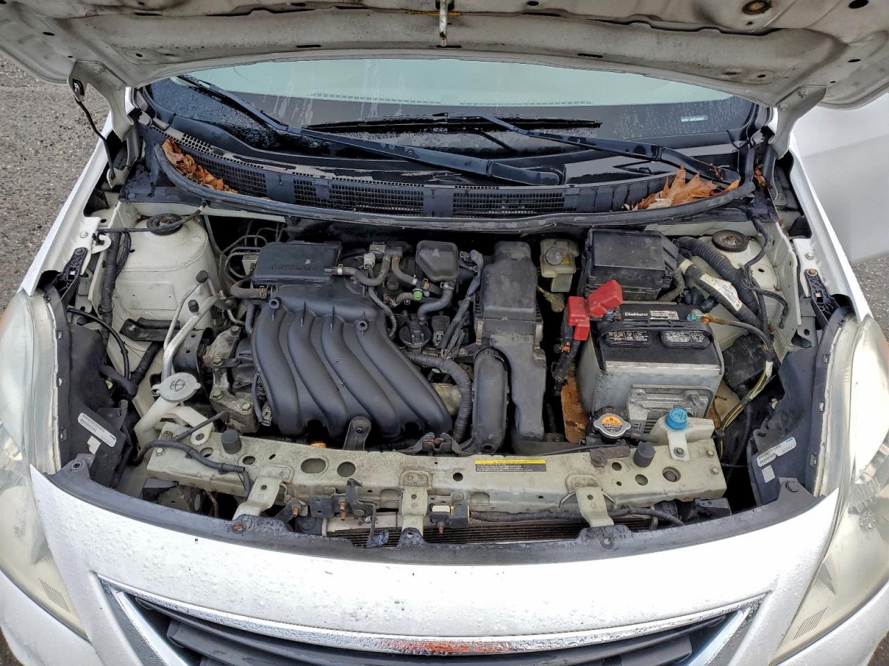 Nissan Versa S Image 11