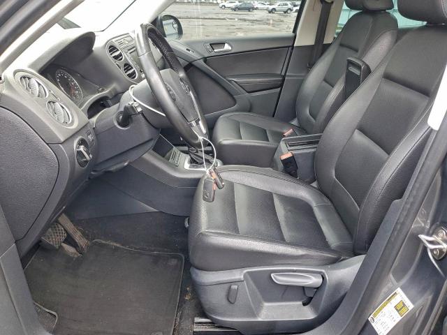 Volkswagen Tiguan S Image 11