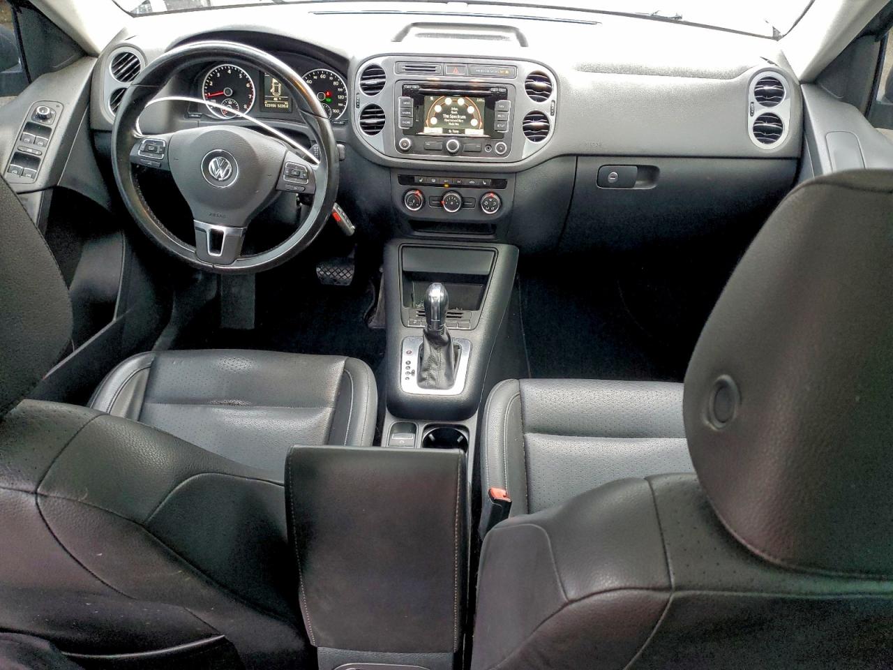 Volkswagen Tiguan S Image 6