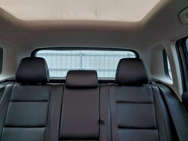 Volkswagen Tiguan S Image 8