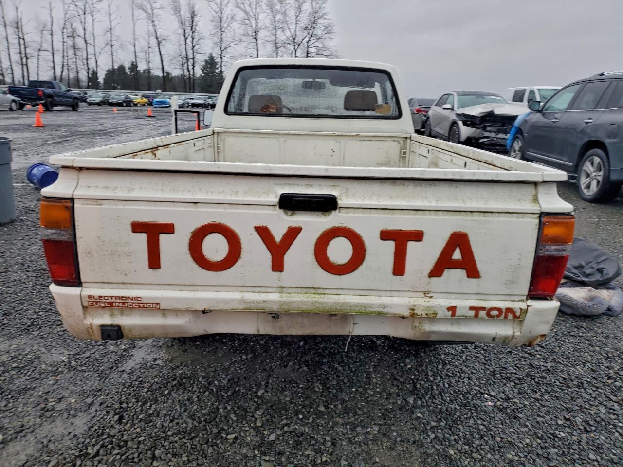 Toyota Pickup 1 Ton Long Bed Rn55 Image 5