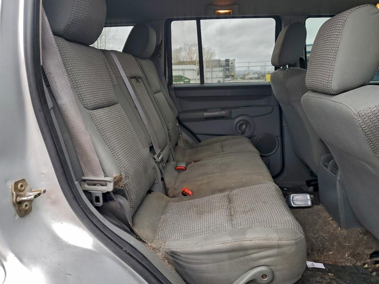 Jeep Commander Image 5