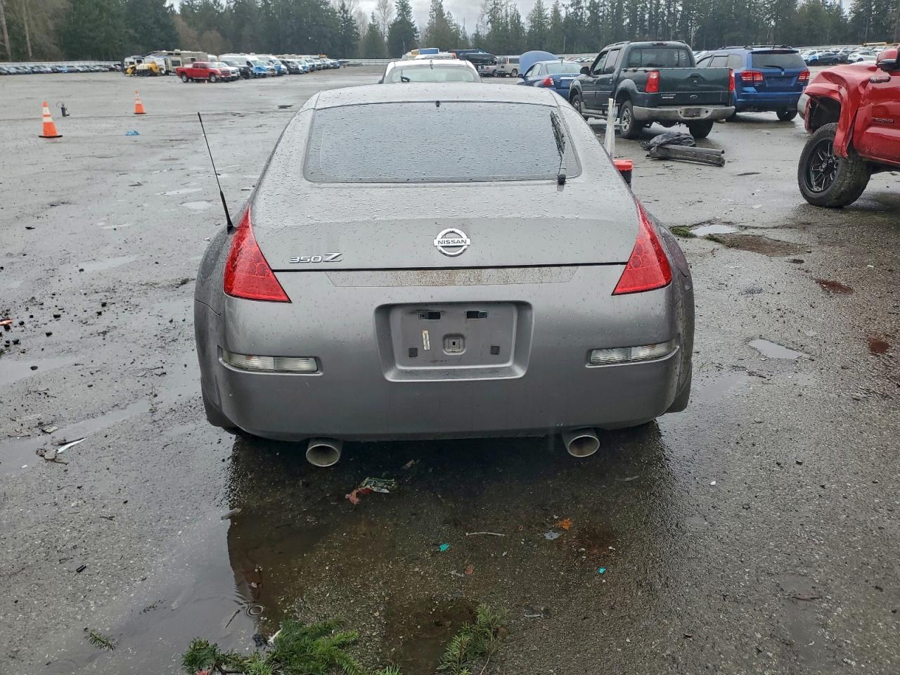 Nissan 350Z Coupe Image 6