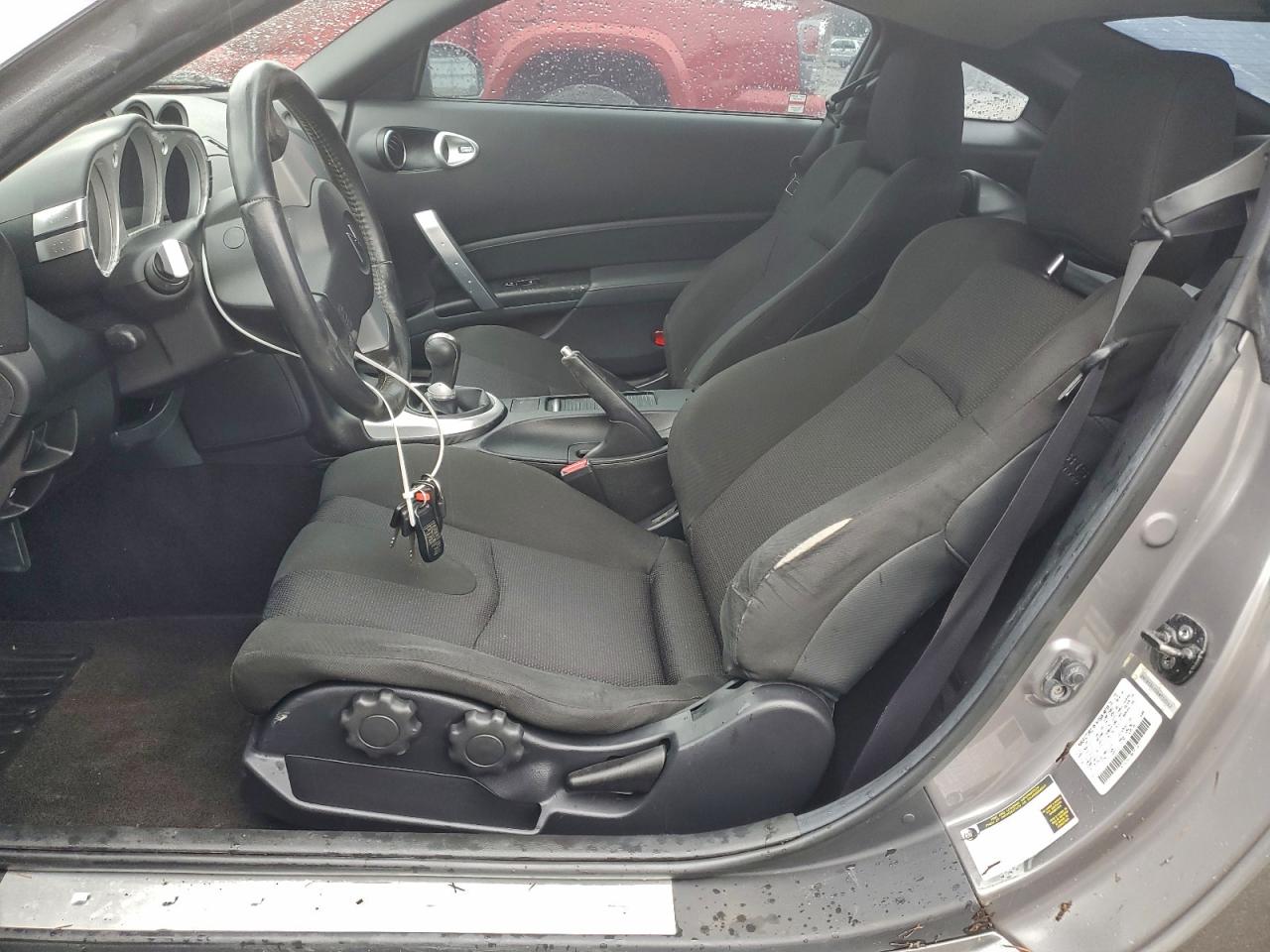 Nissan 350Z Coupe Image 7