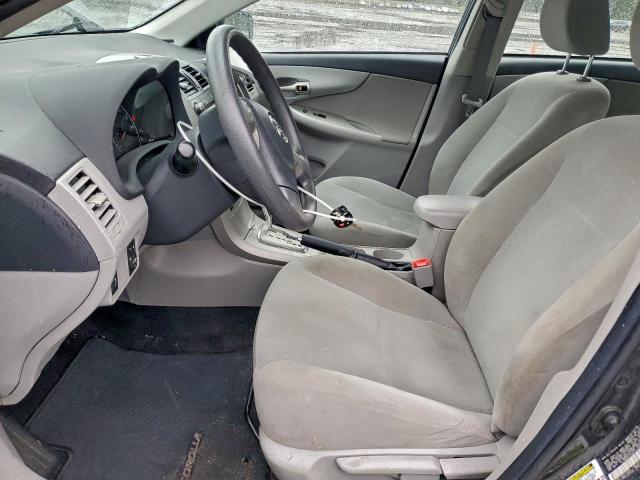 Toyota Corolla Base Image 2