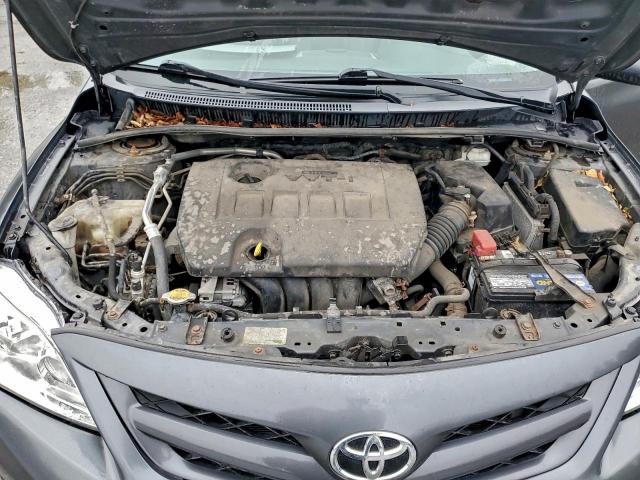 Toyota Corolla Base Image 10