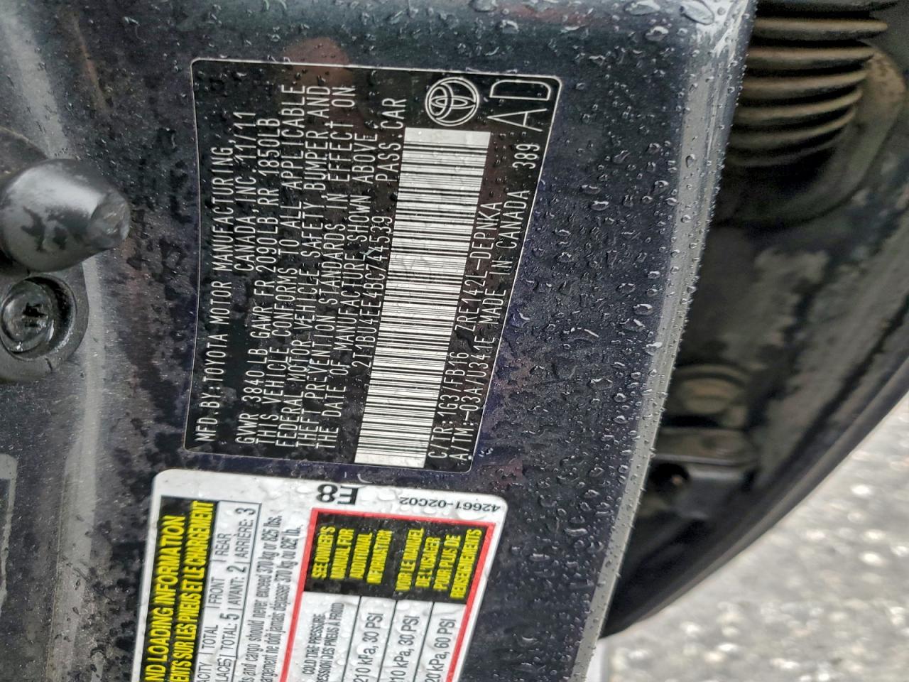 Toyota Corolla Base Image 11