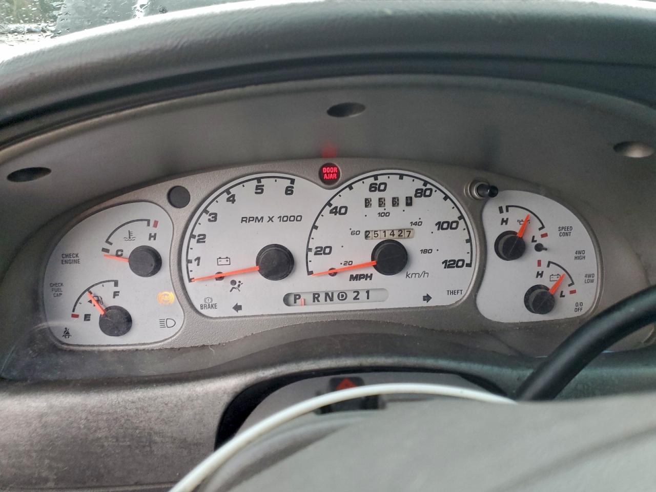 Ford Explorer Image 9