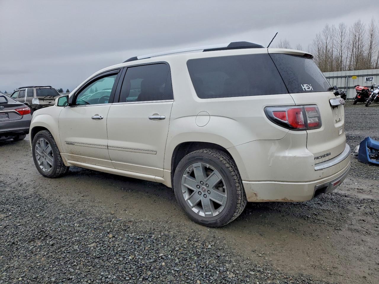 GMC Acadia Denali Image 3