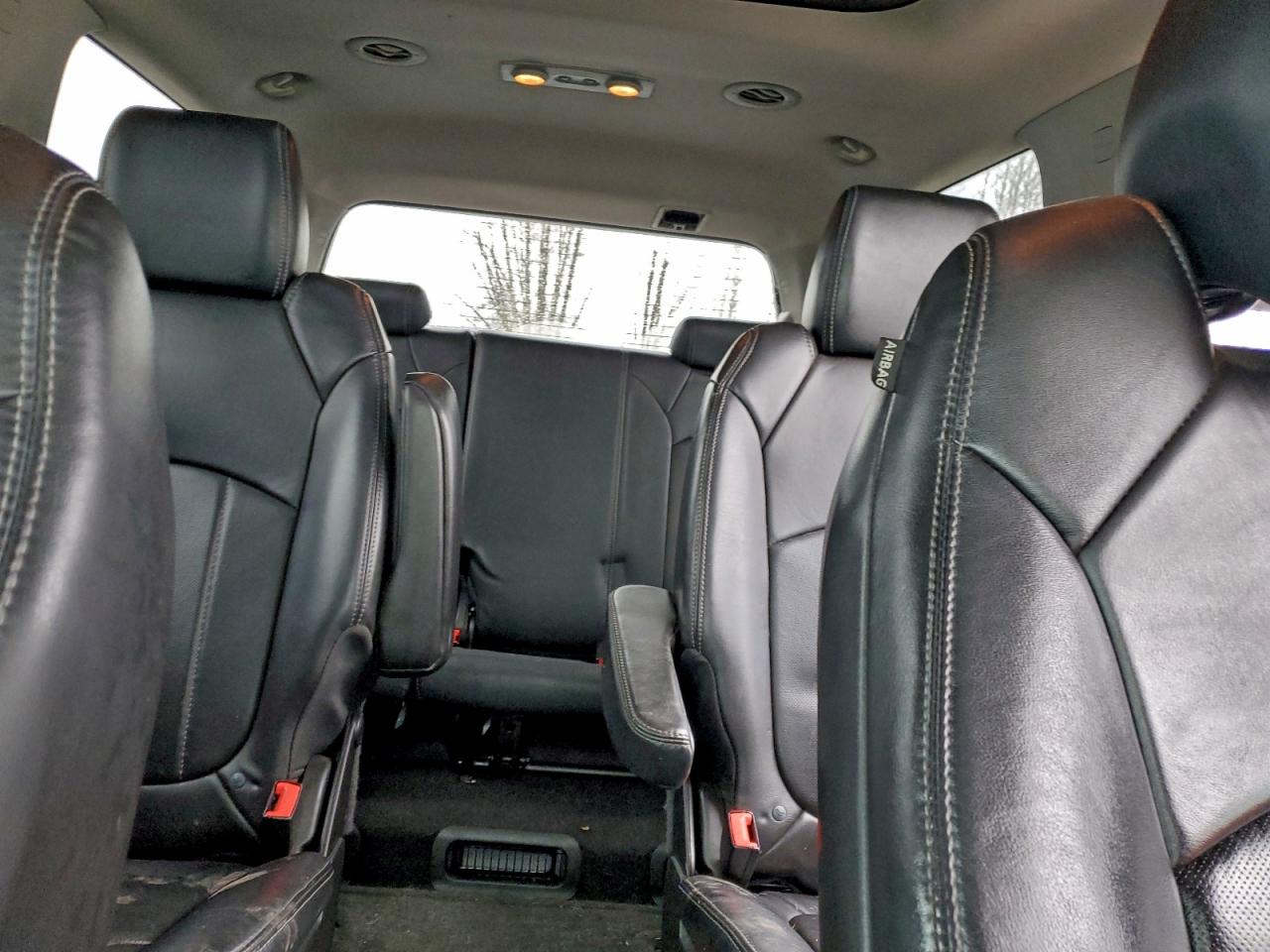 GMC Acadia Denali Image 8