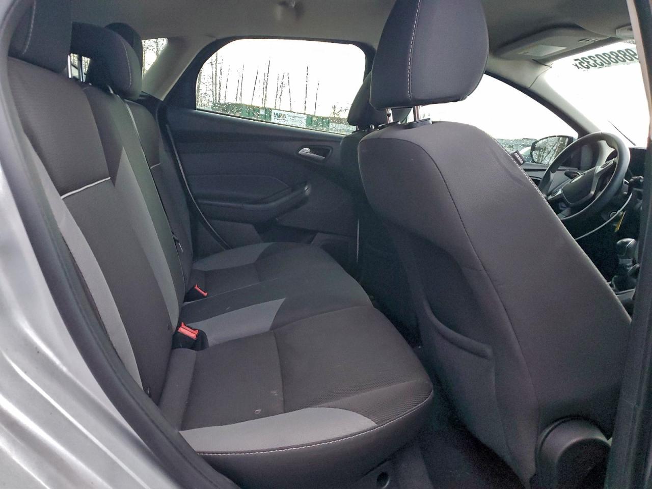 Ford Focus Se Image 10